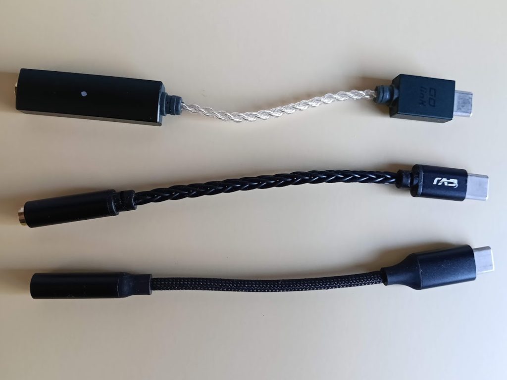 3個のドングル型USB DACの画像